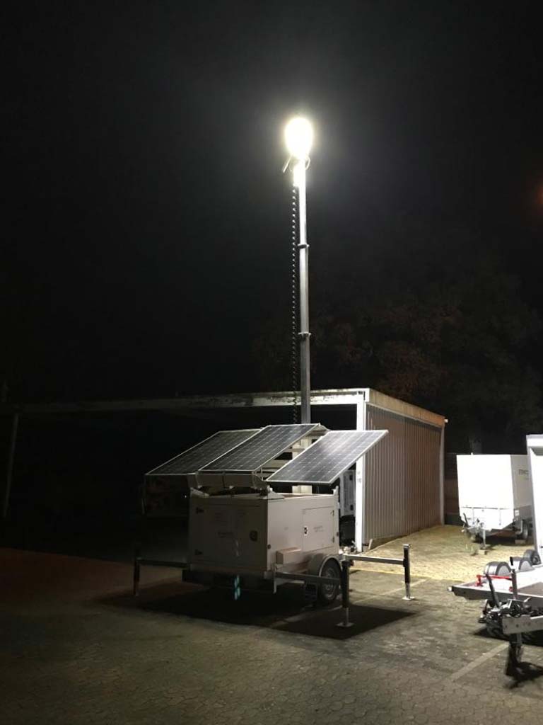 Mobile und autarke Licht-Lösung mit Solarenergie - der Power Tower Light im Praxistest